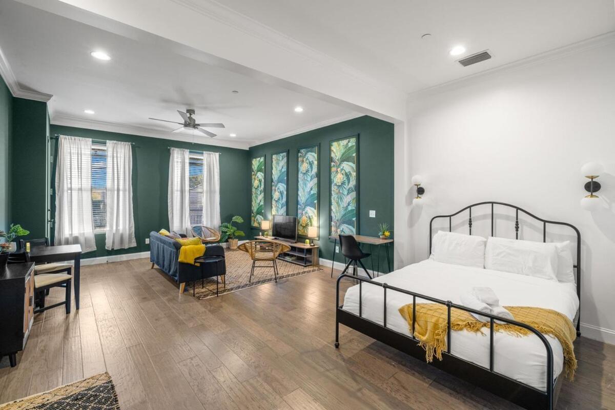 New! Sangria Suite - Upscale Ybor City Studio, Right On 7Th Ave Тампа Екстер'єр фото