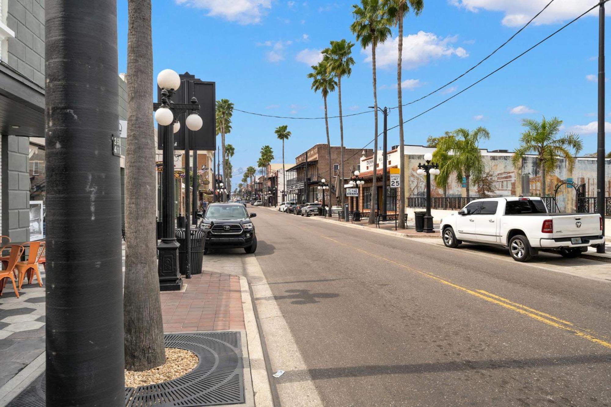 New! Sangria Suite - Upscale Ybor City Studio, Right On 7Th Ave Тампа Екстер'єр фото